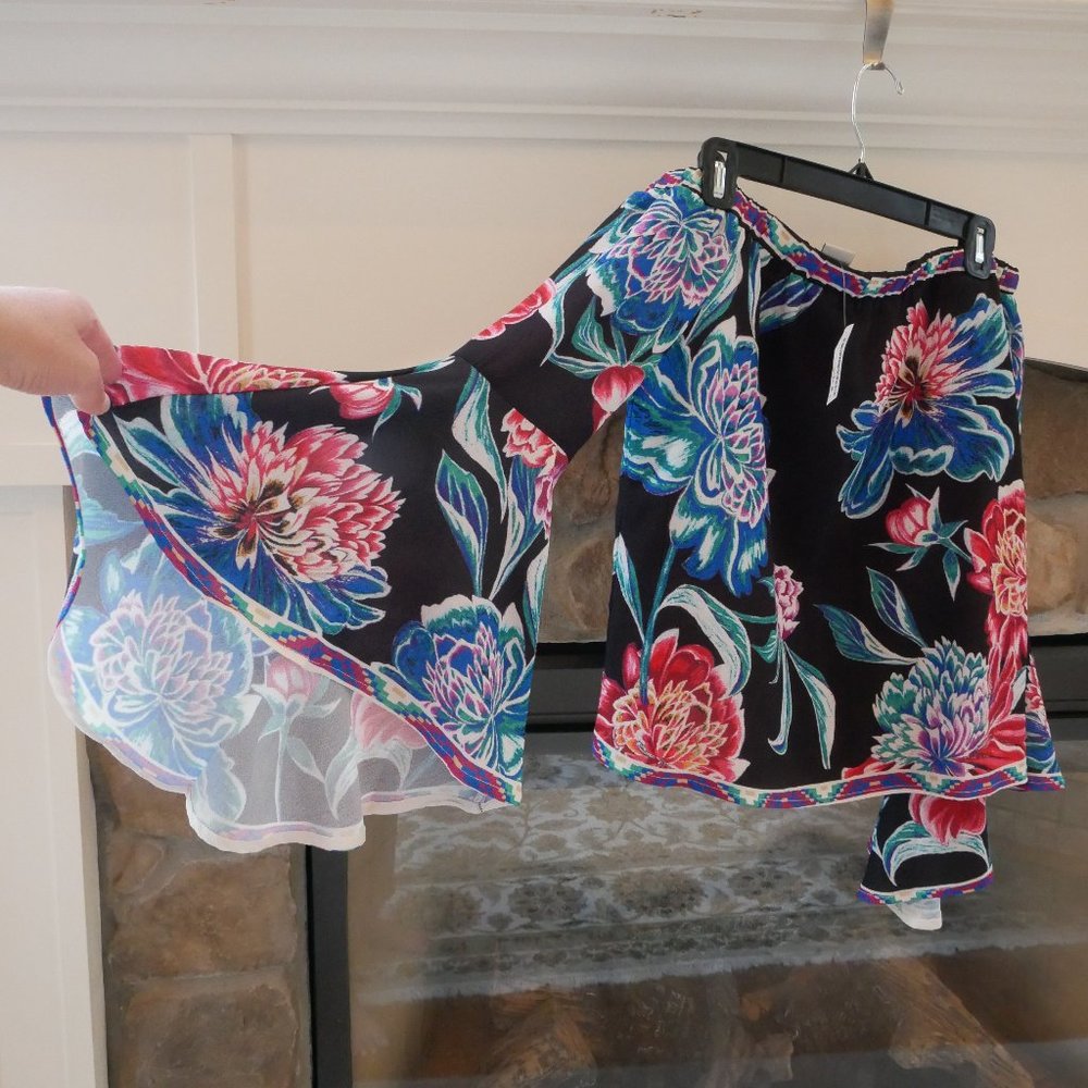 NEW off-the-shoulder Flower Blouse